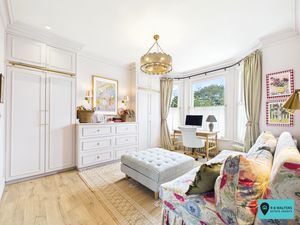 Bedroom- click for photo gallery
